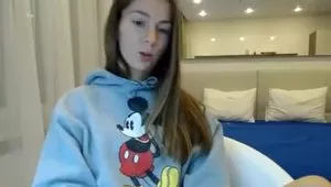 Cute Blonde Amateur Webcam Teen Masturbating